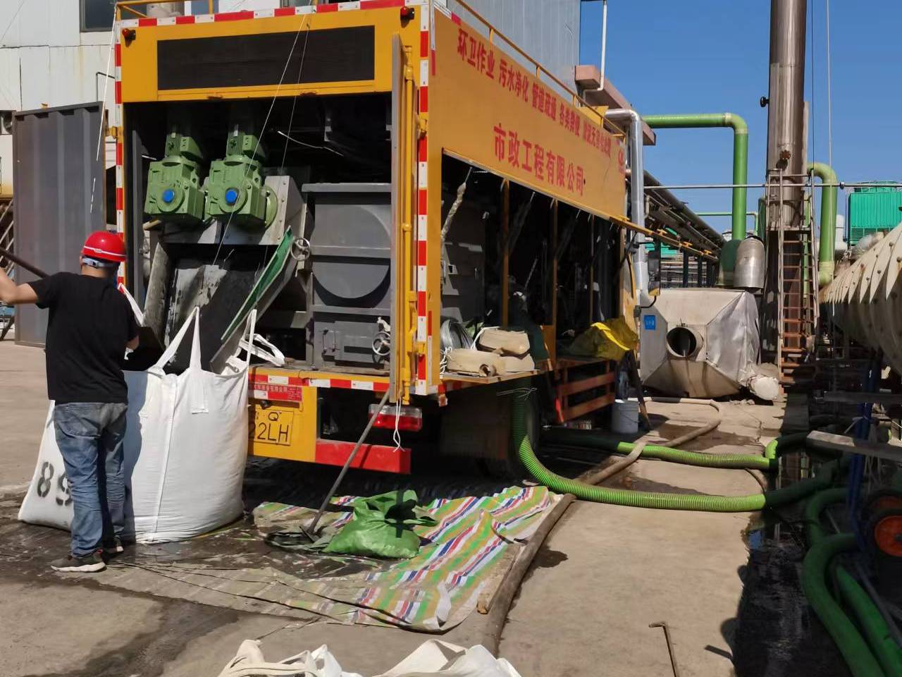 新蔡淤泥压干处理